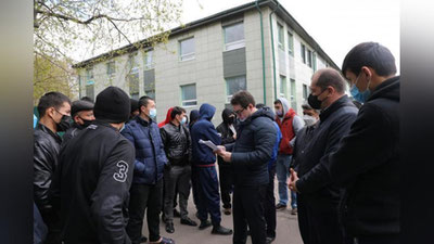 'Rossiya pasportlar tortib olingan o`zbekistonliklarning 400 nafari qurilish ob`ektlarida ish boshlagan'ning rasmi