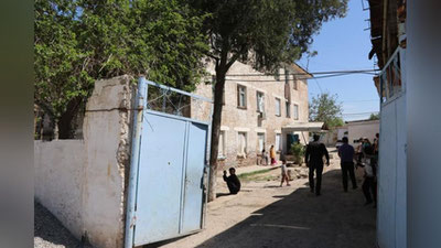 Изрображение 'Вместо гигантского флага - уютное общежитие: хоким Кашкадарьи прислушался к мнению общественности'