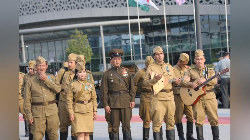 Изрображение 'Где и во сколько в районах Ташкента пройдет празднование Дня памяти и почестей?'