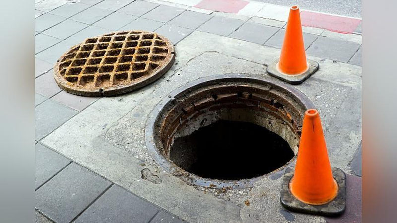 Изрображение 'Весомый ущерб: куда пропадают канализационные люки в Ташкенте?'