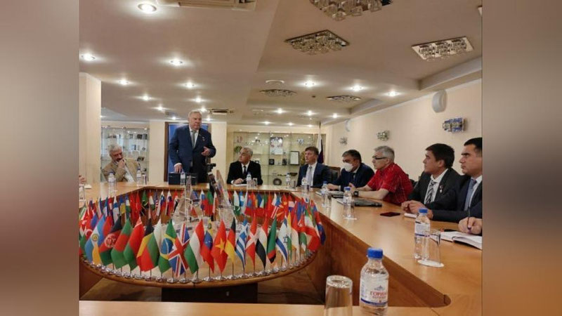 'Moskvada Toshkentdagi G`alaba bog`iga bag`ishlangan kitobning taqdimoti bo`lib o`tdi'ning rasmi