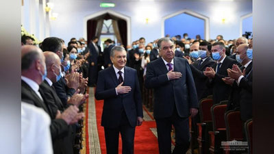 Изрображение 'Шавкат Мирзиёев и Эмомали Рахмон встретились с жителями Согдийской области (фото, видео)'