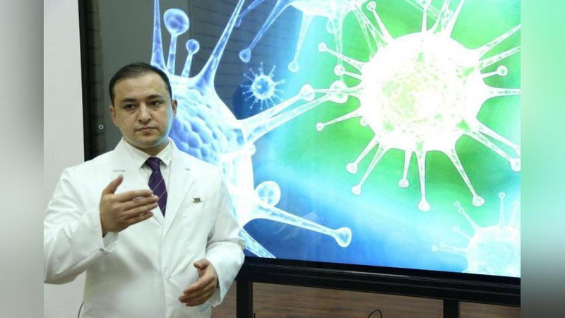 'Shifokor COVID-19 ga qayta chalinmaslik yo`llarini o`rgatdi'ning rasmi