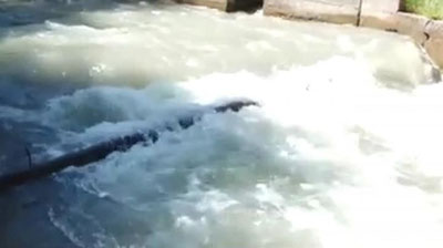 Изрображение 'Военнослужащий Минобороны спас женщину и ребенка, тонущих в Анхоре'