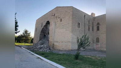 Изрображение 'В Бухаре изучают причины обрушения части стены медресе XVI века'