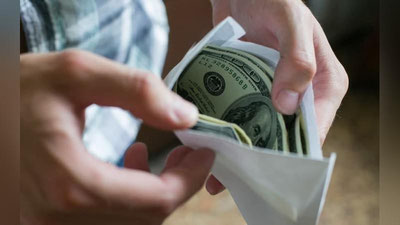 'Ishtixonda o`qishga kiritib qo`yish uchun 2 700 AQSh dollari so`ragan firibgar qo`lga olindi'ning rasmi