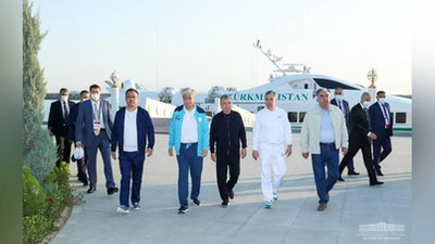 Изрображение 'Фото: Главы стран Центральной Азии совершают совместную прогулку на яхте'