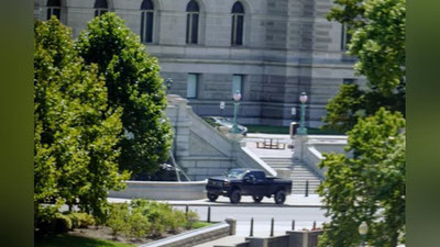 'Amerikada fuqarolardan biri Bayden bilan uchrashish uchun Kapitoliy atrofiga bomba o`rnatdi(foto va video)'ning rasmi