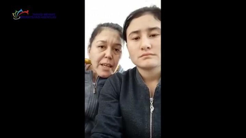 'Россияга ишлашга кетиб, қийин аҳволда қолган икки аёлнинг муаммолари ўрганилди'ning rasmi