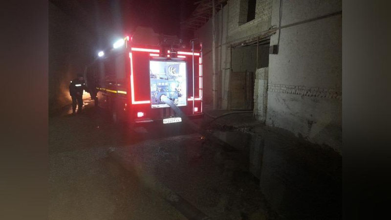 'Наманганда бир-бирига туташ иккита хонадон ёниб кетди'ning rasmi