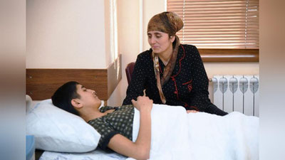 Изрображение 'В Центре имени Вахидова провели пересадку печени от матери сыну с редким синдромом'