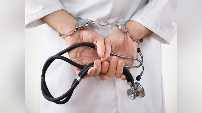 'Бухорода 500 АҚШ доллари эвазига ногиронлик нафақасини тайёрлаб бераётган шифокор қўлга олинди'ning rasmi