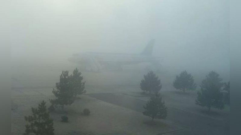 Изрображение 'Из-за тумана в Ташкенте самолет из Стамбула сел в Бишкеке'