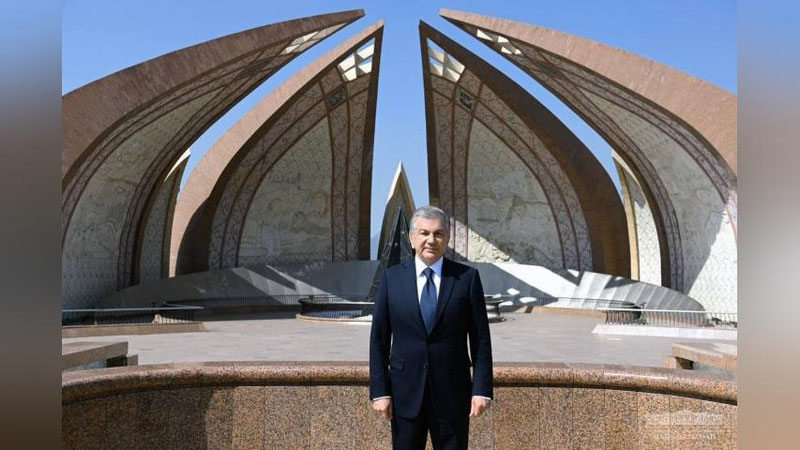 Изрображение 'Шавкат Мирзиёев посетил мемориальный комплекс “Монумент Пакистана” (фото)'