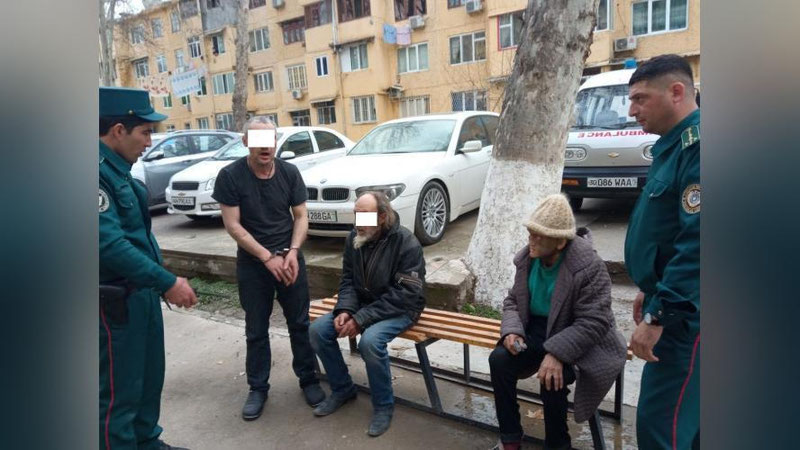 'Самарқандда 76 ёшли онахоннинг нафақа пуллари ўғли томонидан олиб қўйилиб, мунтазам қийнаб келинган'ning rasmi