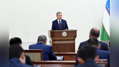 '"Бугун танқидий мажлис ўтказамиз!" Фарғона ҳокимиятида Президент иштирокида йиғилиш бошланди'ning rasmi