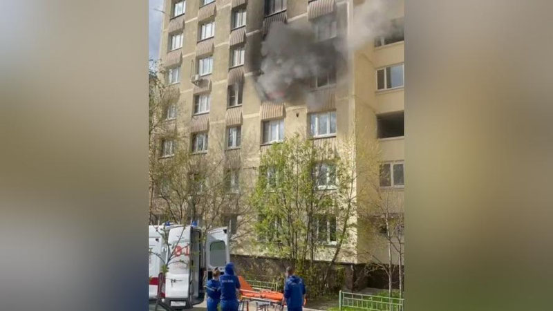 Изрображение 'В Мытищах узбекистанцы, пытавшиеся спасти соседей при пожаре, задохнулись в лифте (видео)'