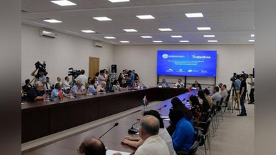 'Киночилар уйида Ўзбек ижодкорлари ва "Беларусфилм" студияси билан ҳамкорликда амалга оширилаётган лойиҳалар тақдимоти ўтказилди (фото)'ning rasmi