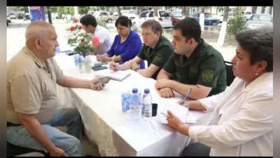 'Тошкентда прокуратура ташаббуси билан ўтказилган сайёр қабулда фуқароларга ногиронлик аравачалари тақдим этилди'ning rasmi