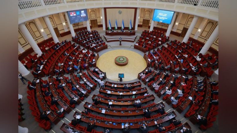 'Qonun loyihasi yo`l harakati xavfsizligini ta`minlash bilan bog`liq eng muhim masalalarni hal etishga qaratilgan — Nurdinjon Ismoilov'ning rasmi