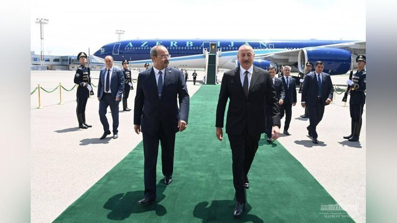 Изрображение 'Президент Азербайджана прибыл с государственным визитом в Узбекистан'