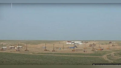 'Navoiy viloyatining Zarafshon tubsizligida O`zbekistondagi eng yirik neft va bitum koni topildi'ning rasmi