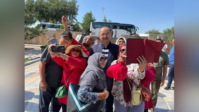 Изрображение 'Фото: Премьер-министр Абдулла Арипов в Самарканде поприветствовал группу туристов из Малайзии'