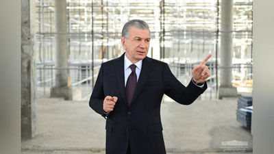 Изрображение 'Шавкат Мирзиёев снова посетил строящийся комплекс Имама Бухари в Самарканде'