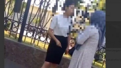 'Toshkentda ayol eri bilan yurganlikda ayblab, Pedagogika universiteti talabasini "samosud" qildi (video)'ning rasmi