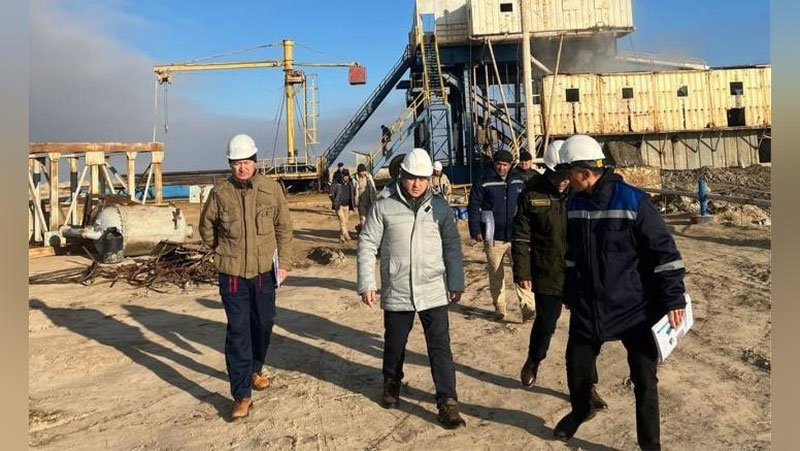 Изрображение '«Узбекнефтегаз»: Члены рабочей группы изучили состояние прироста запасов углеводородов и добычи природного газа на новых месторождениях Устюрта'