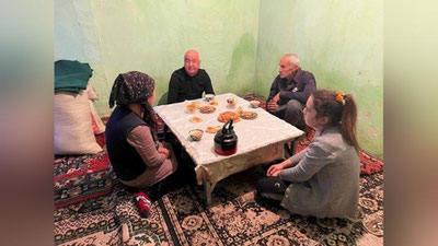 'Respublika rahbarlari qishloqlarda yotib ishlashni davom ettirmoqda'ning rasmi