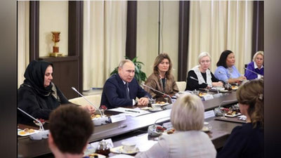 'Putin bilan uchrashgan "askar onalari"ning ko`pchiligi hokimiyat bilan aloqador ekani oshkor bo`lib qoldi'ning rasmi