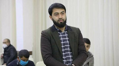 Изрображение 'Блогер, выложивший видео с возмущенными работниками завода в Фергане, попал под суд'