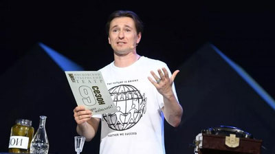 'Sergey Bezrukovning Toshkentda dars berishi tanqidga uchradi'ning rasmi