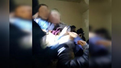 Изрображение 'В Чирчике женщина приставила нож к горлу электромонтера'