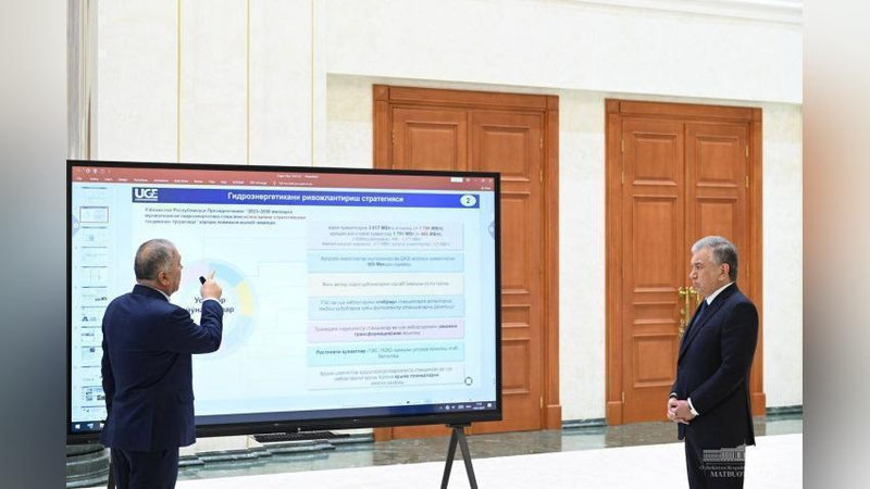 'Shavkat Mirziyoev gidroenergetika tarmog`idagi rejalar taqdimoti bilan tanishdi'ning rasmi