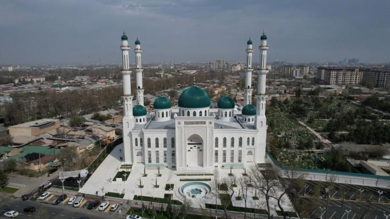 'Toshkentda 13 ming o`rinli yangi jome masjidi ochildi'ning rasmi