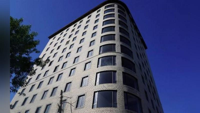 Изрображение 'В Учтепинском районе вместо трехэтажного торгового объекта возвели 12-этажный дом'
