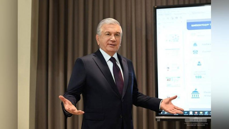 'Shavkat Mirziyoev Toshkent shahrining Shayxontohur tumanida joylashgan kasbga yo`naltirish markazi bilan tanishdi'ning rasmi