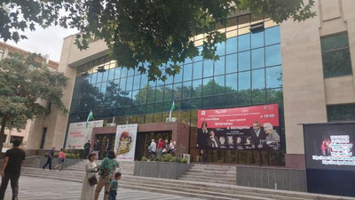 Изрображение 'Театр из Санкт–Петербурга представил свои спектакли на сцене ГАРДТа в Ташкенте'