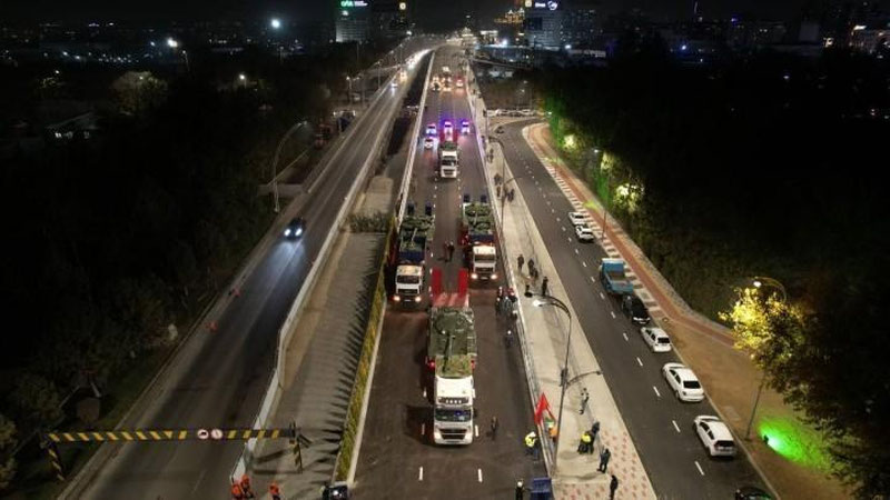 'Aeraport ko`prigi tanklar ortilgan avtotreylerlar bilan sinovdan o`tkazildi'ning rasmi