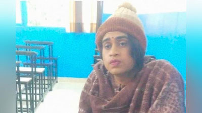 Изрображение 'Житель Индии переоделся женщиной, чтобы сдать экзамен за свою девушку'