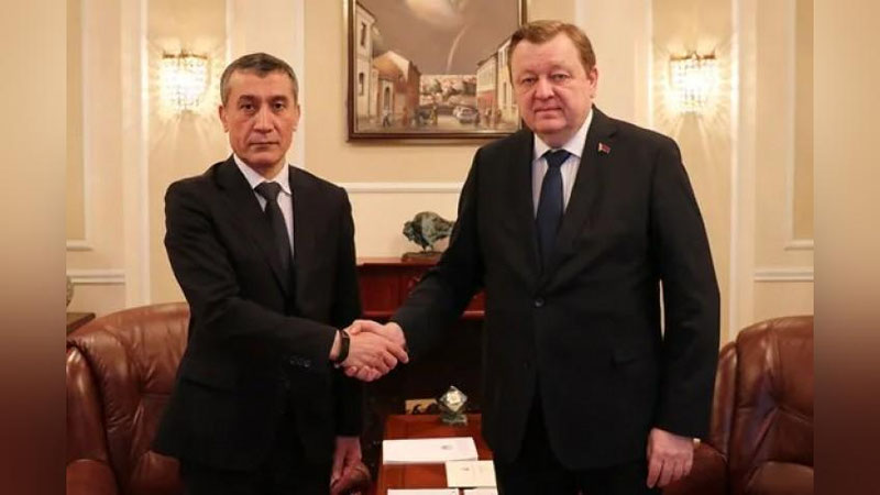 Изрображение 'Новый посол Узбекистана в Минске вручил копии верительных грамот'