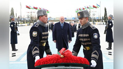 'Lukashenko “Yangi O`zbekiston” bog`iga bordi'ning rasmi
