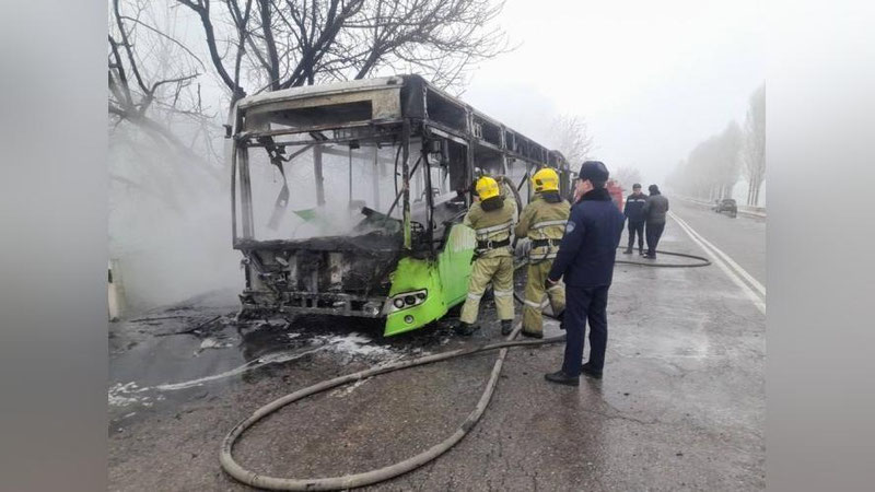 'Toshkent viloyatida ham yo`lovchi avtobus yonib ketdi'ning rasmi