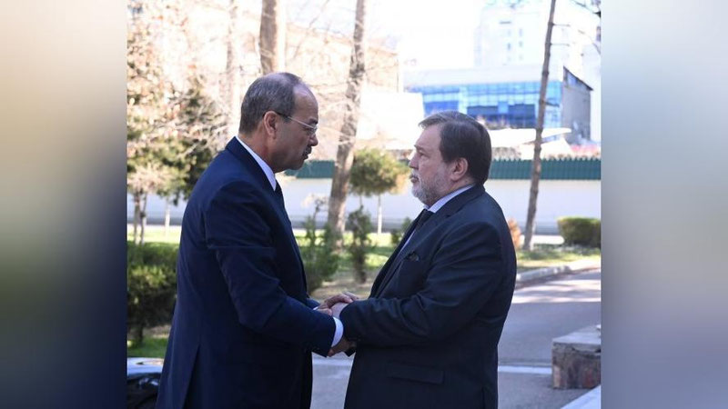 Изрображение 'Премьер-министр Узбекистана Абдулла Арипов посетил посольство России в Ташкенте'