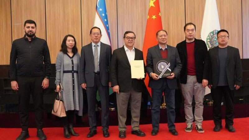 Изрображение 'Узбекские и китайские кинематографисты будут работать над совместным фильмом'