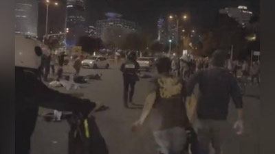 Изрображение 'В Израиле автомобиль въехал в толпу протестующих'