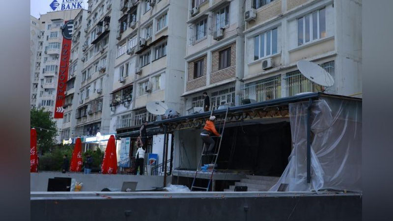 Изрображение 'На улице Мирабад в Ташкенте сносят незаконные пристройки'