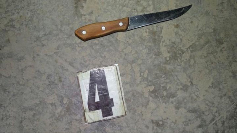 Изрображение 'В Ташкенте прибывший на вызов инспектор профилактики получил удар ножом в грудь'